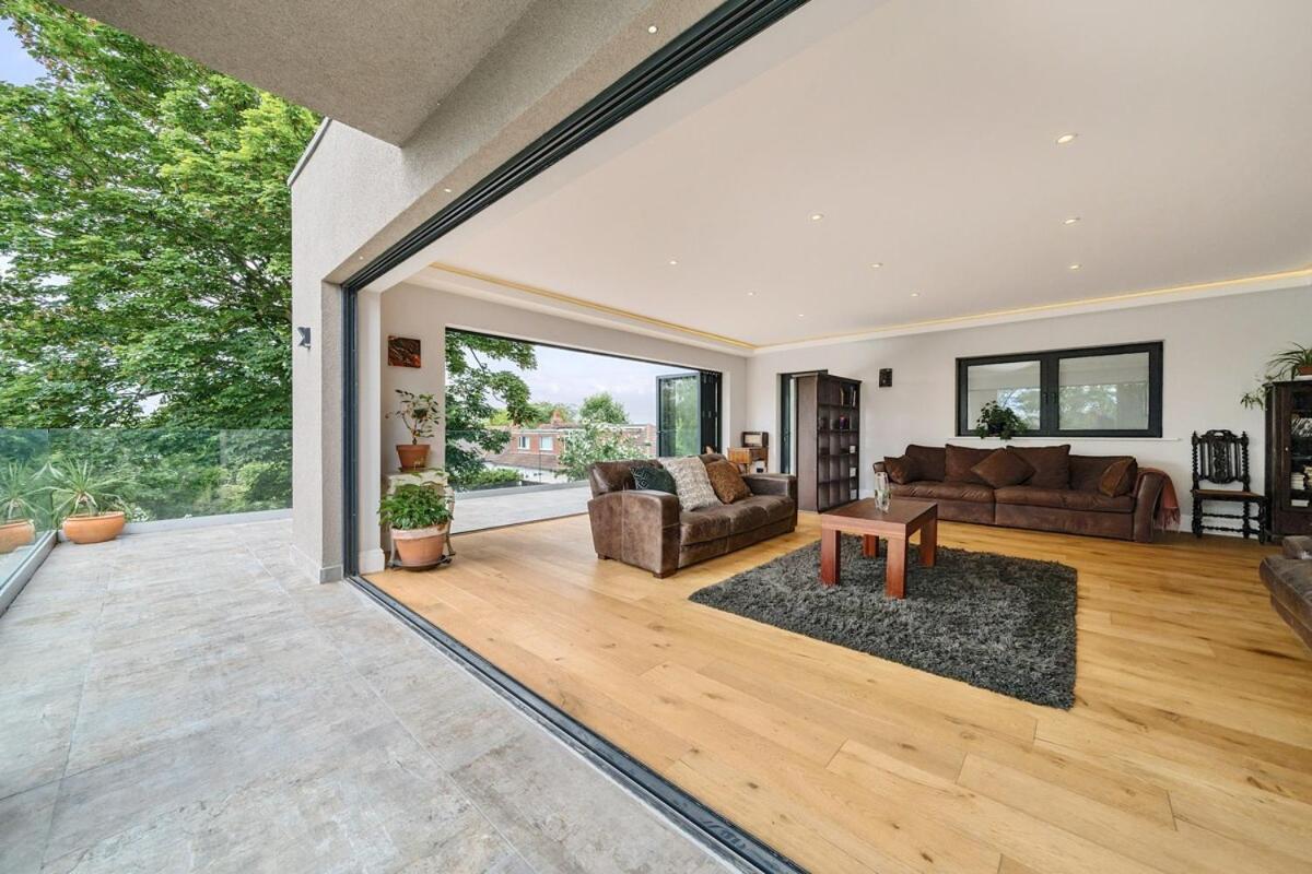 The Ridge London - Luxury Designer Villa With Hot Tub And Sauna, Bexley Borough Of Лондон Екстер'єр фото